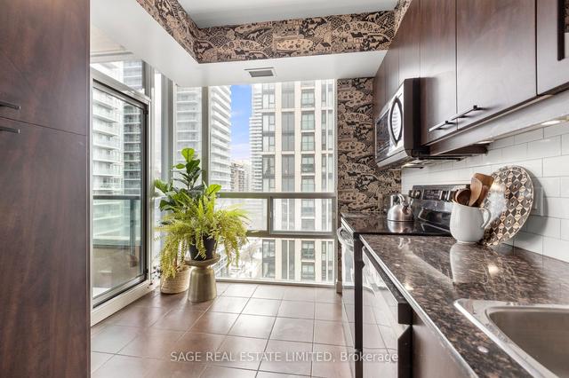 1103 - 88 Broadway Ave, Condo with 2 bedrooms, 2 bathrooms and 1 parking in Toronto ON | Image 4