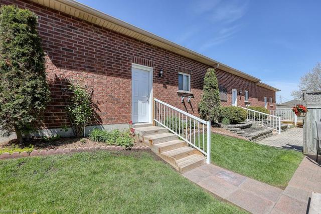 8 - 695 Southwood Way, House attached with 2 bedrooms, 2 bathrooms and 2 parking in Woodstock ON | Image 4