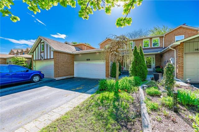 1402 Cedarglen Crt, House attached with 4 bedrooms, 2 bathrooms and 4 parking in Oakville ON | Image 2