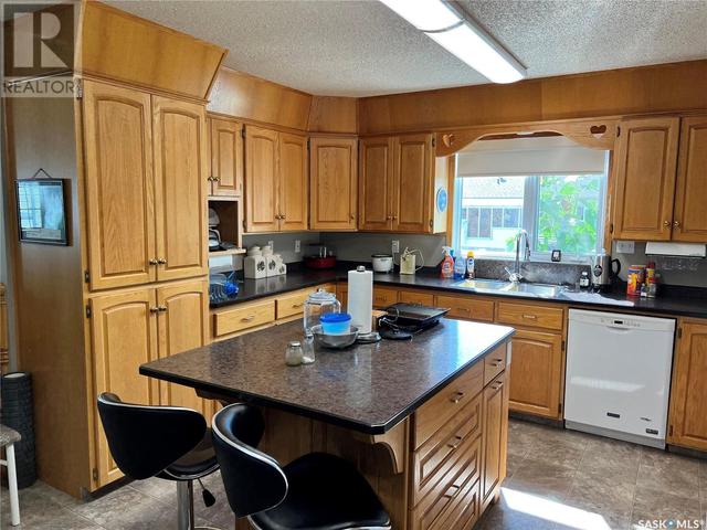 905 21st St, House detached with 4 bedrooms, 2 bathrooms and null parking in Humboldt SK | Image 13