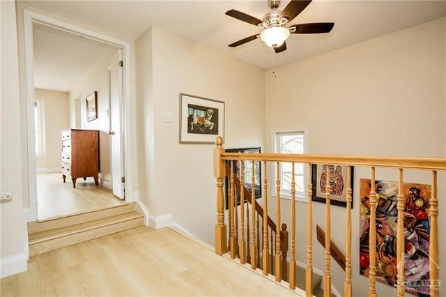 34 Huntview Private, Townhouse with 3 bedrooms, 4 bathrooms and 2 parking in Ottawa ON | Image 18