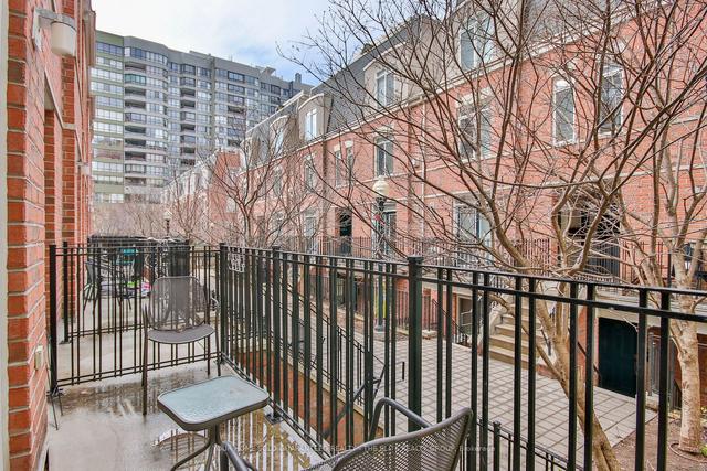235 - 415 Jarvis St, Townhouse with 2 bedrooms, 1 bathrooms and 0 parking in Toronto ON | Image 17