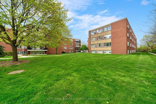 304 - 2052 Courtland Dr, Condo with 1 bedrooms, 1 bathrooms and 1 parking in Burlington ON | Image 1