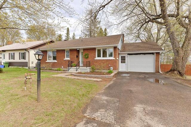 28 Springhill Cres, House detached with 3 bedrooms, 1 bathrooms and 2 parking in Petawawa ON | Image 1