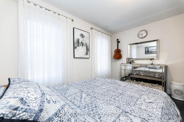 2166 Bayview Ave, Townhouse with 3 bedrooms, 3 bathrooms and 2 parking in Toronto ON | Image 9