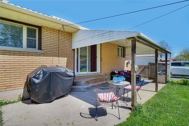 39 Frontenac Rd, House detached with 3 bedrooms, 2 bathrooms and 7 parking in London ON | Image 24
