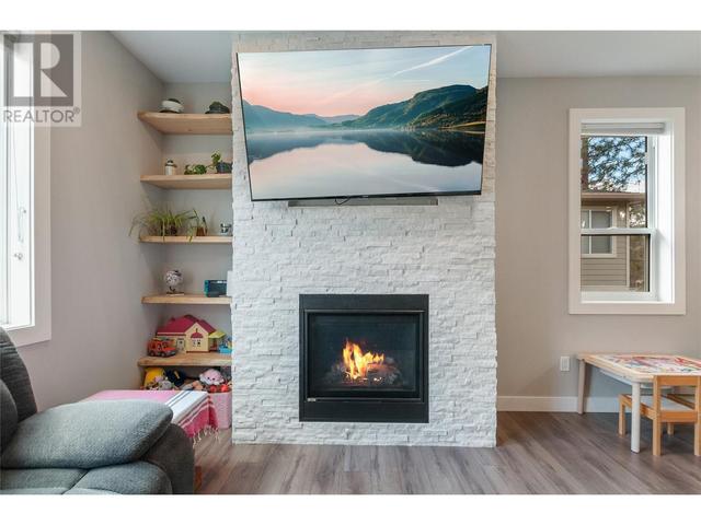 8764 Palmer Pl, House detached with 3 bedrooms, 3 bathrooms and 2 parking in Summerland BC | Image 14