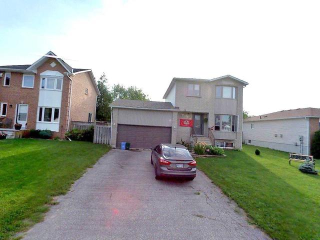 2510 Lloyd St, House detached with 3 bedrooms, 3 bathrooms and 6 parking in Innisfil ON | Image 1