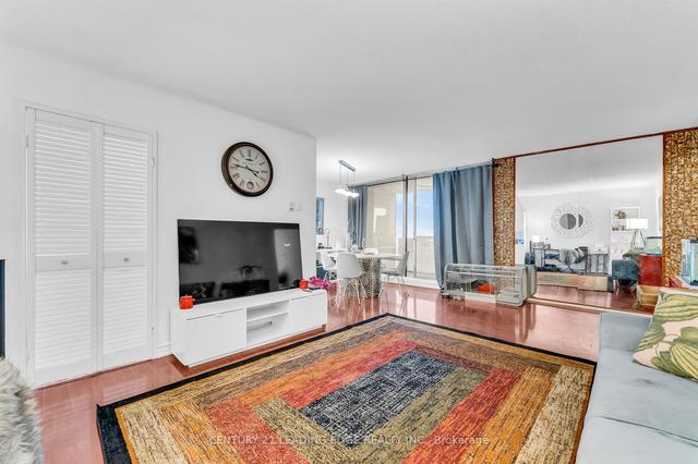 3009 - 1 Massey Sq, Condo with 2 bedrooms, 1 bathrooms and 1 parking in Toronto ON | Image 26