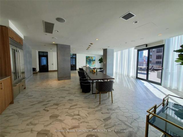 ph102 - 60 Shuter St, Condo with 2 bedrooms, 2 bathrooms and 0 parking in Toronto ON | Image 5