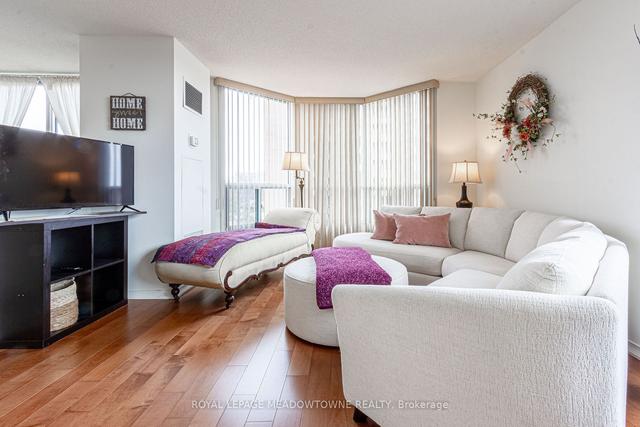 402 - 100 Millside Dr, Condo with 2 bedrooms, 2 bathrooms and 1 parking in Milton ON | Image 5