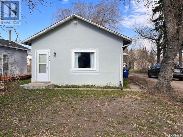 207 4th St W, House detached with 1 bedrooms, 1 bathrooms and null parking in Wynyard SK | Image 1
