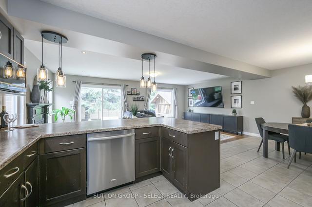 2019 Foxwood Ave, House detached with 3 bedrooms, 3 bathrooms and 5 parking in London ON | Image 7