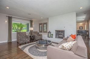 415 Wildwood Dr Sw, House detached with 5 bedrooms, 3 bathrooms and 3 parking in Calgary AB | Image 14