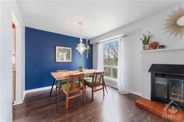 6806 Bilberry Dr, Townhouse with 3 bedrooms, 3 bathrooms and 2 parking in Ottawa ON | Image 6