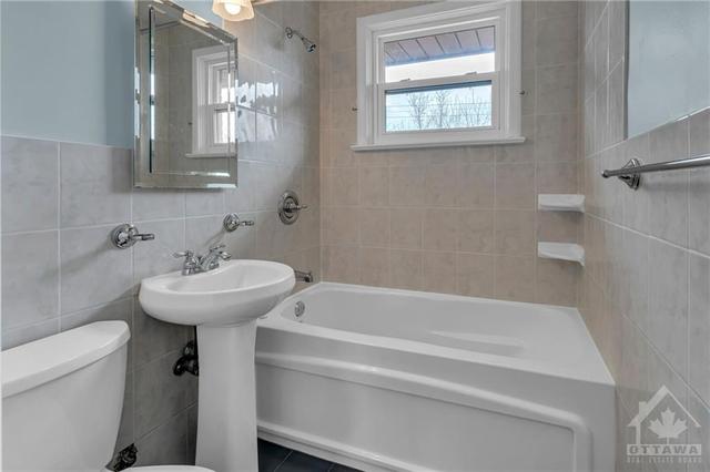 707 Fraser Avenue, House detached with 5 bedrooms, 3 bathrooms and 3 parking in Ottawa ON | Image 18