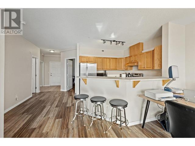 430 - 1088 Sunset Dr, Condo with 2 bedrooms, 2 bathrooms and 2 parking in Kelowna BC | Image 7