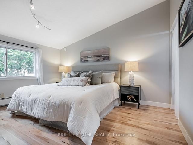 257 Ontario St, House attached with 3 bedrooms, 2 bathrooms and 2 parking in Toronto ON | Image 15