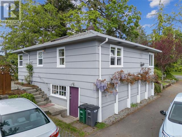 1087 Burnside Rd W, House detached with 2 bedrooms, 1 bathrooms and 4 parking in Saanich BC | Image 31