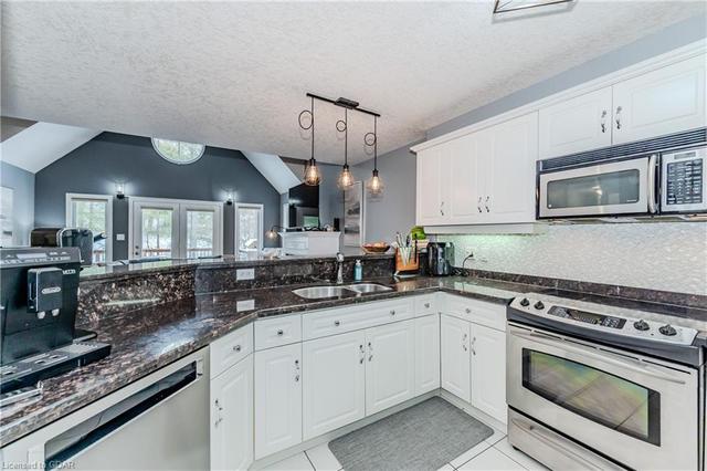 16 - 165 Terraview Cres, House attached with 3 bedrooms, 2 bathrooms and 4 parking in Guelph ON | Image 20