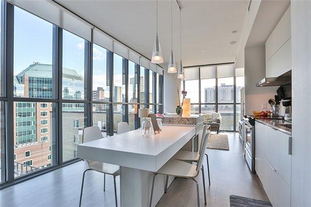 1001 - 101 Charles St E, Condo with 2 bedrooms, 2 bathrooms and 1 parking in Toronto ON | Image 3