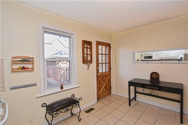 7 Byron Ave, House semidetached with 3 bedrooms, 1 bathrooms and 1 parking in Toronto ON | Image 8