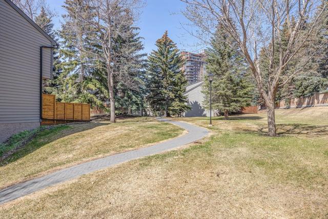 11 - 10 Point Drive Nw, Home with 2 bedrooms, 1 bathrooms and 2 parking in Calgary AB | Image 26
