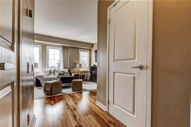 TH-36 - 93 The Queensway Ave, Townhouse with 2 bedrooms, 2 bathrooms and 1 parking in Toronto ON | Image 3