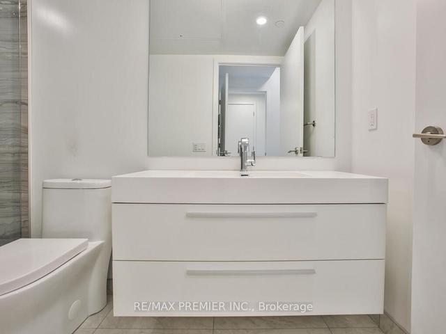 2909 - 39 Roehampton Ave, Condo with 3 bedrooms, 2 bathrooms and 1 parking in Toronto ON | Image 15