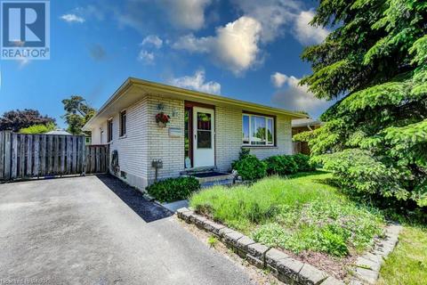 70 Roberts Cres, Kitchener, ON, N2E1A5 | Card Image