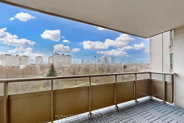 606 - 15 Vicora Linkway, Condo with 3 bedrooms, 2 bathrooms and 1 parking in Toronto ON | Image 30