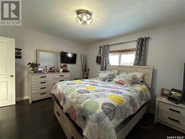 310 3rd Ave Ne, House detached with 4 bedrooms, 2 bathrooms and null parking in Ituna SK | Image 10