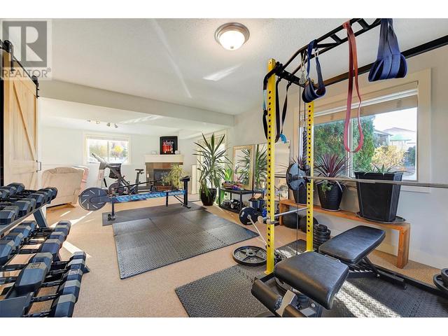 291 Sandpiper Crt, House detached with 5 bedrooms, 3 bathrooms and 6 parking in Kelowna BC | Image 52
