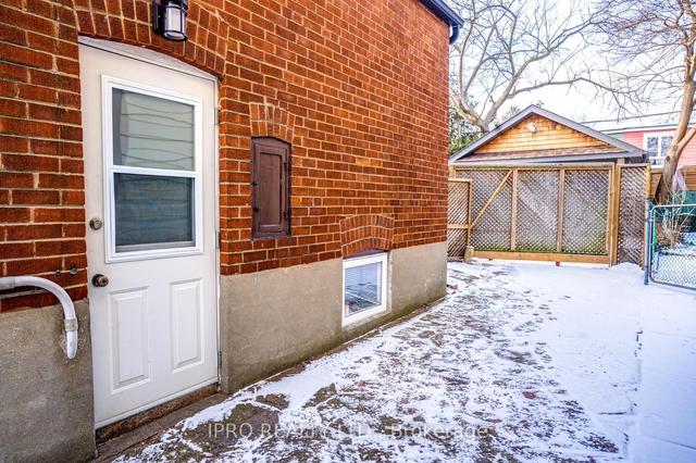 42 Frankdale Ave, House detached with 3 bedrooms, 2 bathrooms and 4 parking in Toronto ON | Image 22