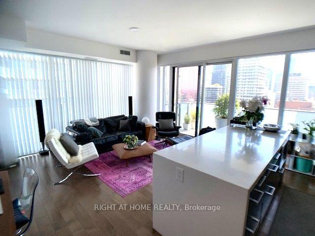 2202 - 65 St Mary St, Condo with 2 bedrooms, 2 bathrooms and 1 parking in Toronto ON | Image 14