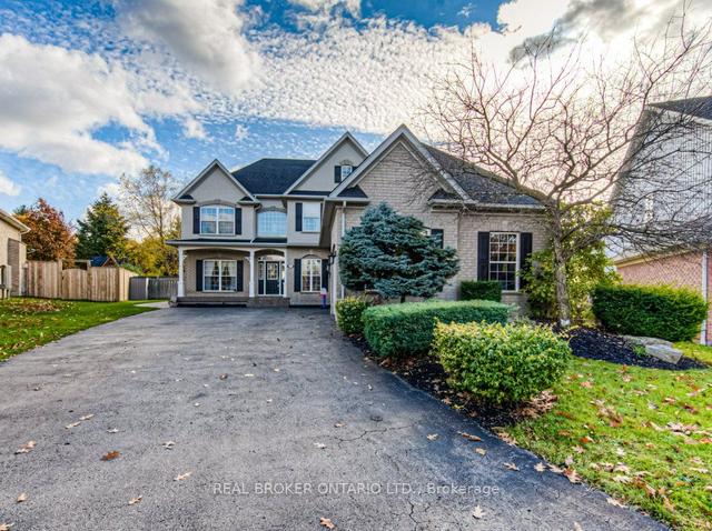 55 Woodcrest Ct, House detached with 5 bedrooms, 4 bathrooms and 11 parking in Kitchener ON | Image 1
