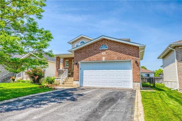 385 Morningside Dr, House detached with 3 bedrooms, 3 bathrooms and 6 parking in Kingston ON | Image 1