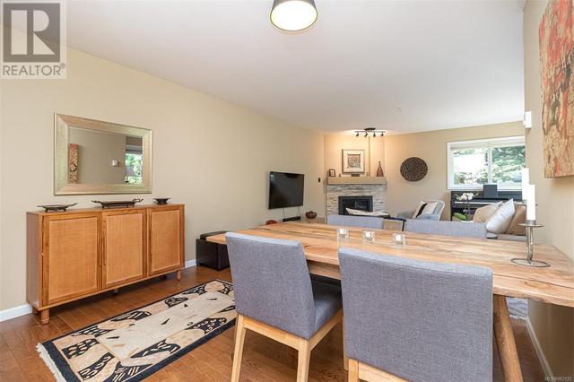 303 - 1361 Hillside Ave, Condo with 2 bedrooms, 3 bathrooms and 1 parking in Victoria BC | Image 13