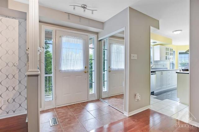 109 Topham Terr, Townhouse with 3 bedrooms, 3 bathrooms and 3 parking in Ottawa ON | Image 13