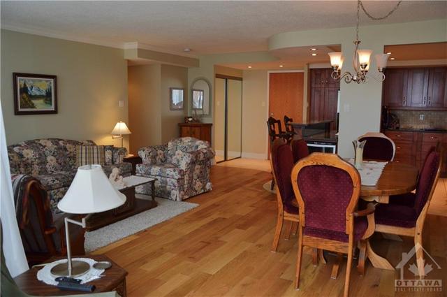 1012 - 2760 Carousel Crescent, Condo with 2 bedrooms, 2 bathrooms and 1 parking in Ottawa ON | Image 9