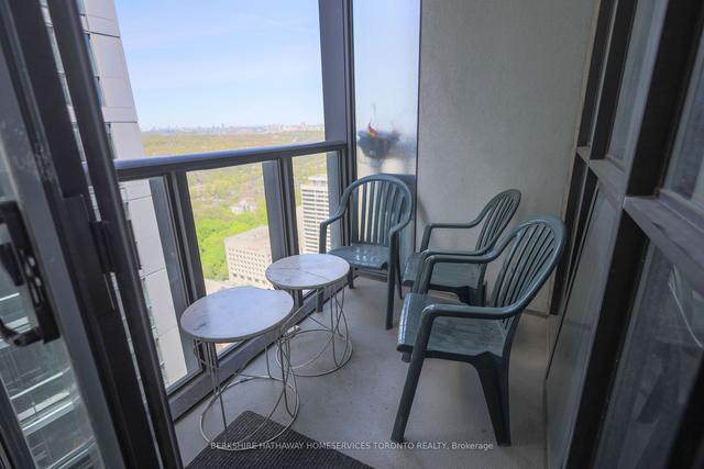 3805 - 110 Charles St E, Condo with 2 bedrooms, 2 bathrooms and 1 parking in Toronto ON | Image 4