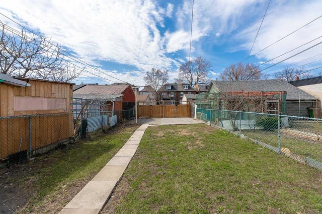 144 Margueretta St, House detached with 3 bedrooms, 2 bathrooms and 4 parking in Toronto ON | Image 5