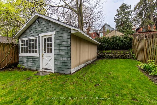 463 Charlton Ave W, House detached with 3 bedrooms, 1 bathrooms and 3 parking in Hamilton ON | Image 30
