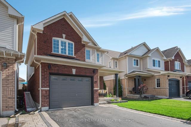 27 Laprade Sq, House detached with 3 bedrooms, 4 bathrooms and 3 parking in Clarington ON | Image 12