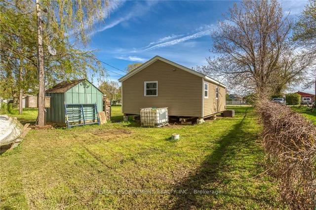 921 Lakeshore Rd, House detached with 2 bedrooms, 1 bathrooms and 4 parking in Haldimand County ON | Image 5
