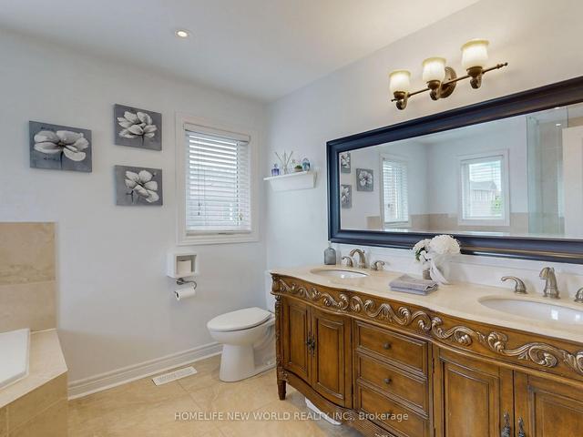 11 Honey Glen Ave, House detached with 4 bedrooms, 3 bathrooms and 5 parking in Markham ON | Image 22