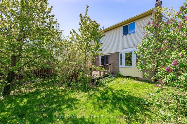 2469 Cavendish Dr, House detached with 3 bedrooms, 3 bathrooms and 3 parking in Burlington ON | Image 2