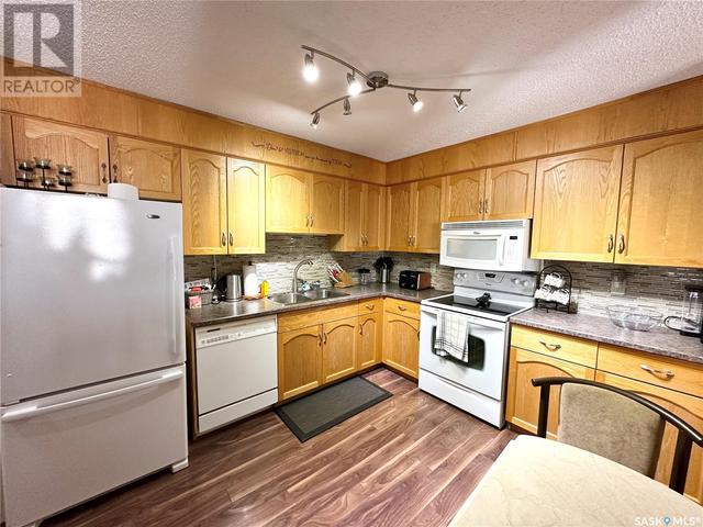 301 - 1442 102nd Street, Condo with 2 bedrooms, 2 bathrooms and null parking in North Battleford CY SK | Image 4
