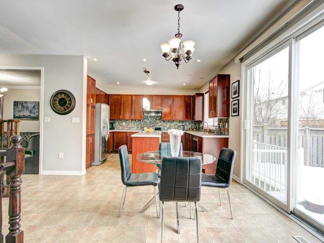 787 Biggar Hts, House detached with 4 bedrooms, 3 bathrooms and 4 parking in Milton ON | Image 6