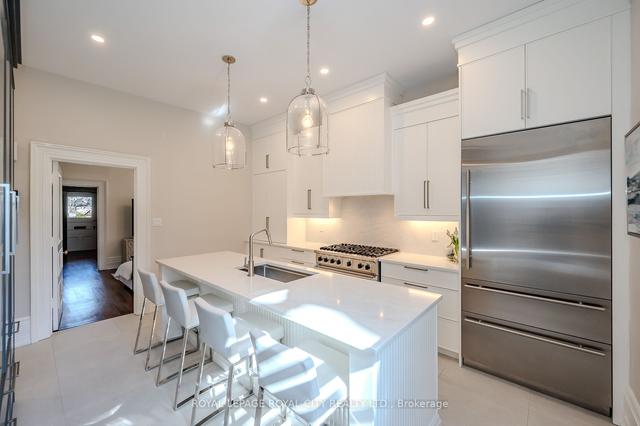 138 Dublin St N, House detached with 4 bedrooms, 3 bathrooms and 5 parking in Guelph ON | Image 6